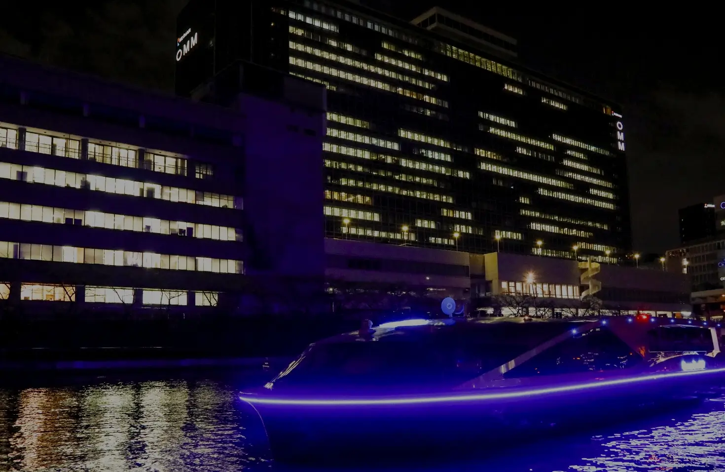 煌めく夜景と和の美食を愉しむ、至高の大阪EVクルーズ